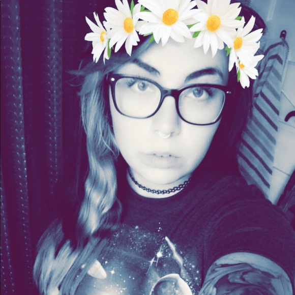 Meet your Posher, Kira - Picture 1 of 1